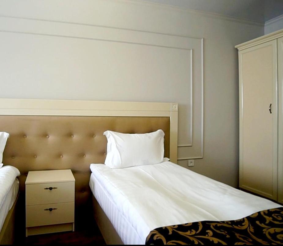 Lamiya Aparts Hotel Almaty Exterior foto